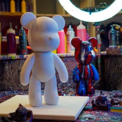 statue of white teddy bear